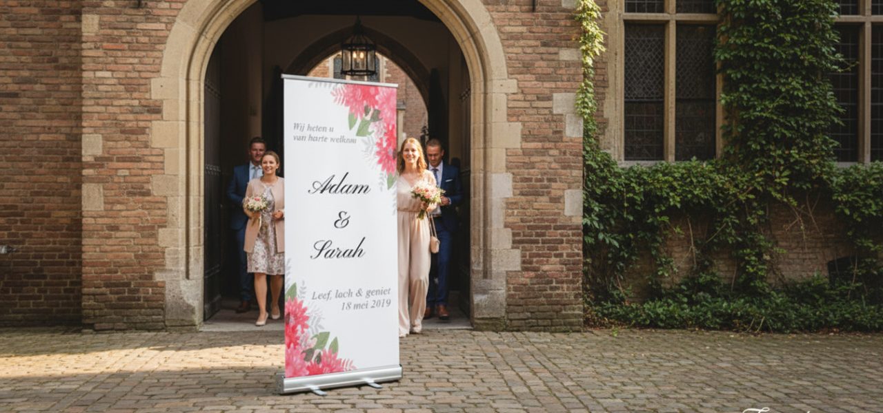 Welkomstbord bruiloft Amersfoort in rollup banner vorm
